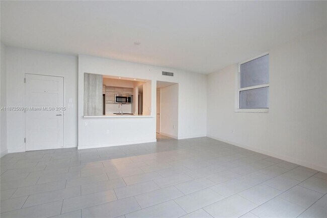 Building Photo - 1756 N Bayshore Dr