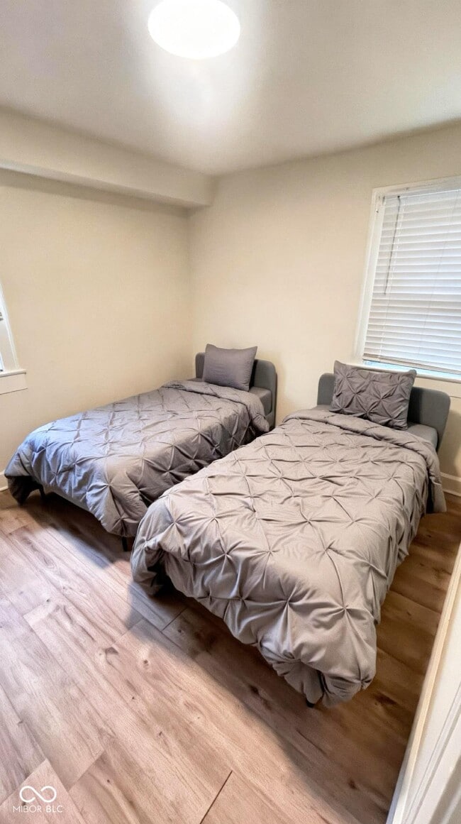 Building Photo - 3851 Broadway St