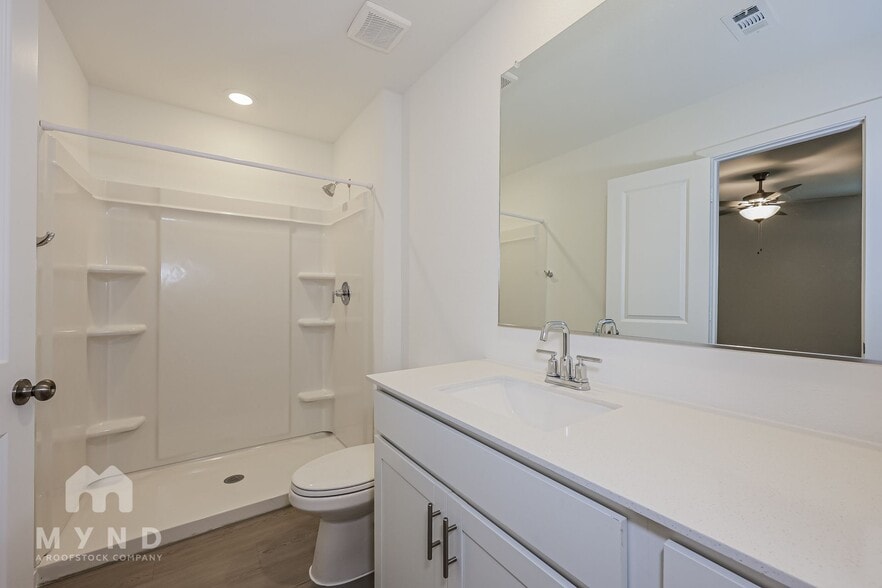 Building Photo - 2740 Ctr Crk Ln