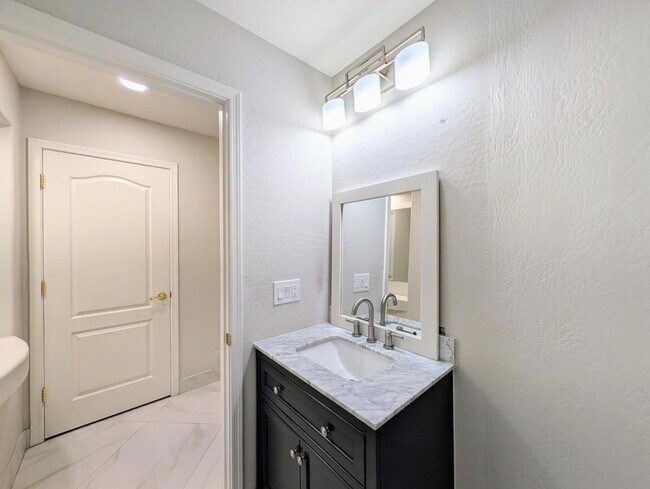 Building Photo - 27321 N Gidiyup Trail