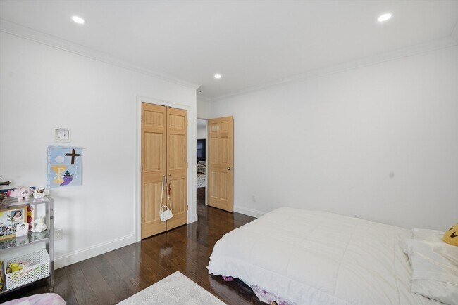 Building Photo - 34 Wilson Ave