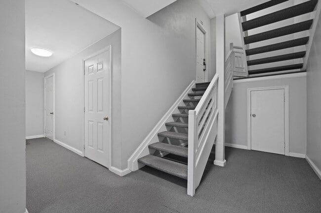 Building Photo - 405 Hidden Shrs Ct