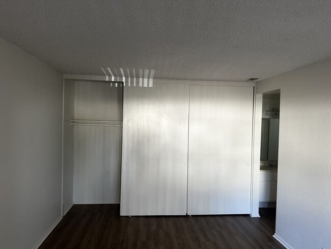 Building Photo - 308 Mountain Ct