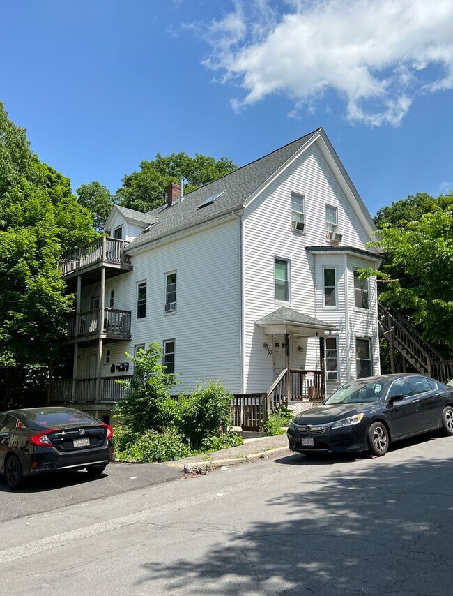 Primary Photo - 93 Bellevue Ave