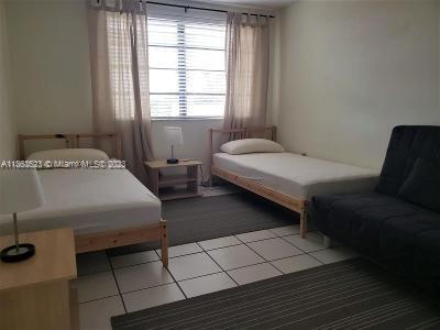 Building Photo - 9124 Collins Ave