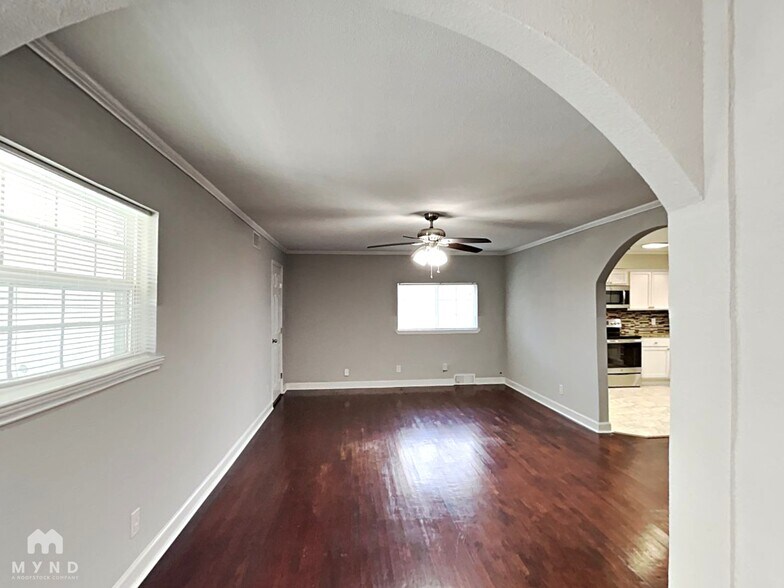 Building Photo - 2141 Province Ln