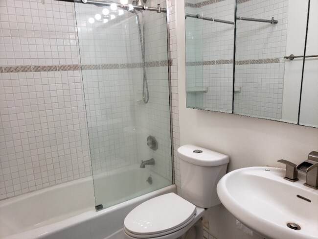 Primary Photo - 5509 W 119th St