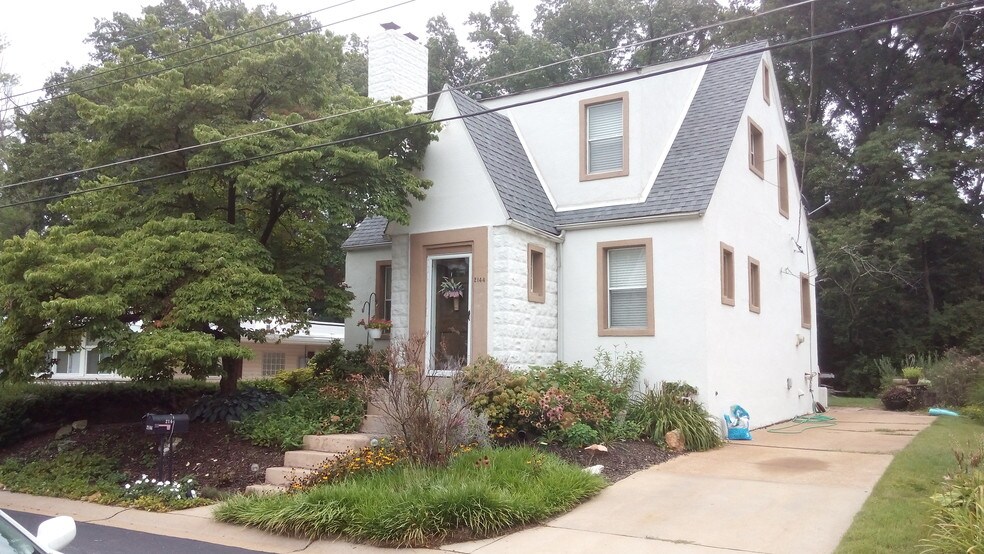Building Photo - 2144 East Dr