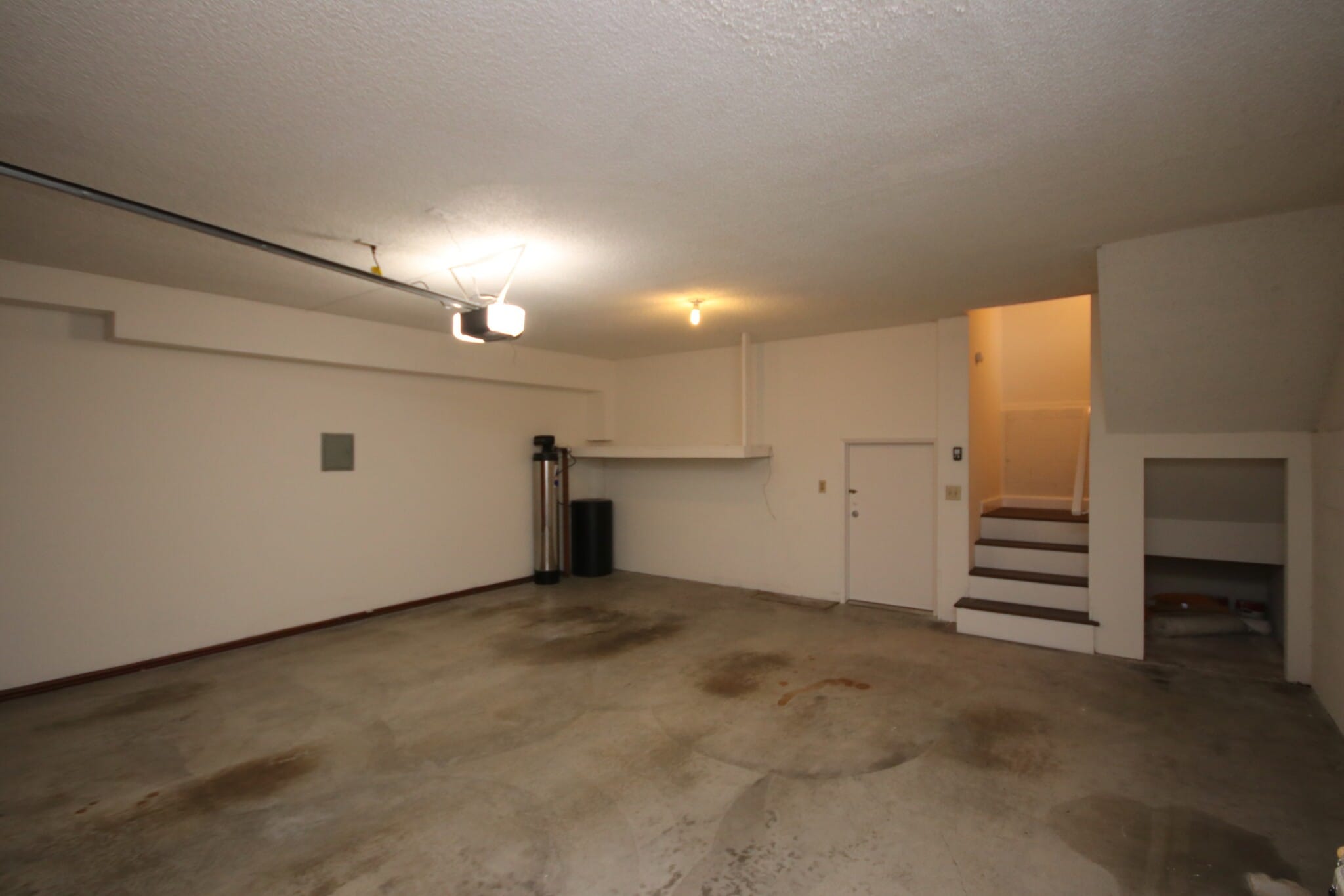 Building Photo - 416 N Bushnell Ave