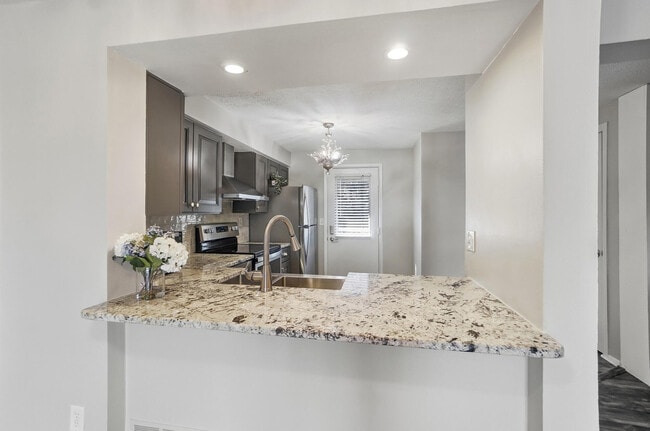 Building Photo - 315 Western Ave