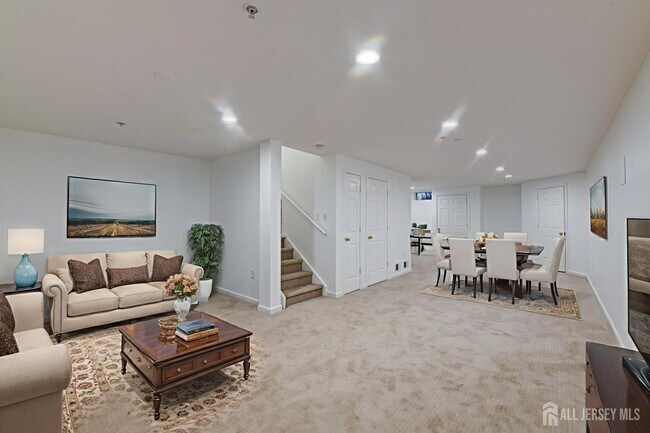 Building Photo - 609 Blossom Cir