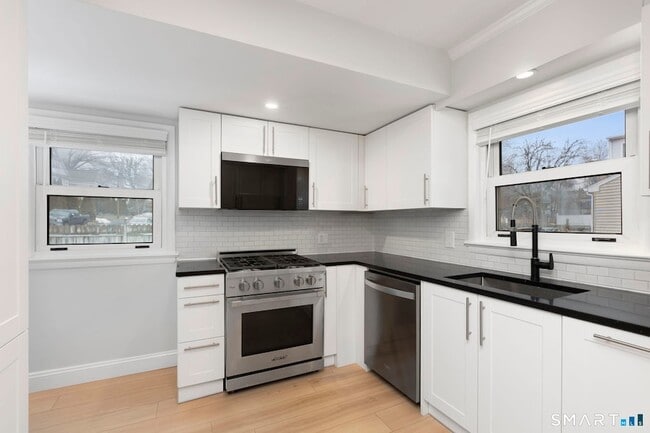 Building Photo - 43 Gregory Blvd