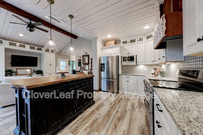 Building Photo - 28035 Delafield Dr