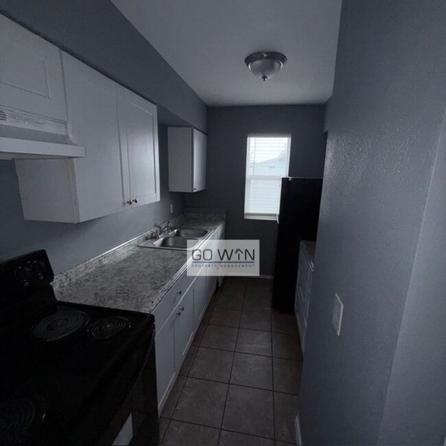 Building Photo - 245 S Allen