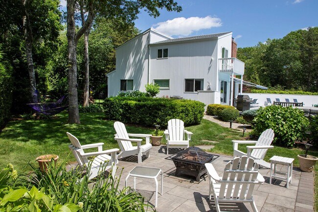 Building Photo - 5 Cedarfield Ln