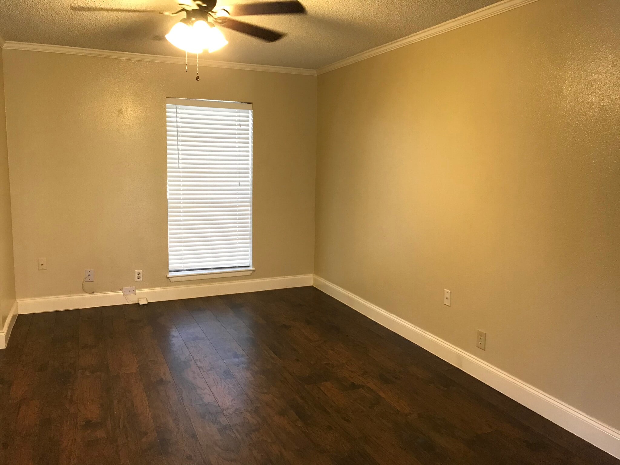 Building Photo - 706 Garden Walk Dr