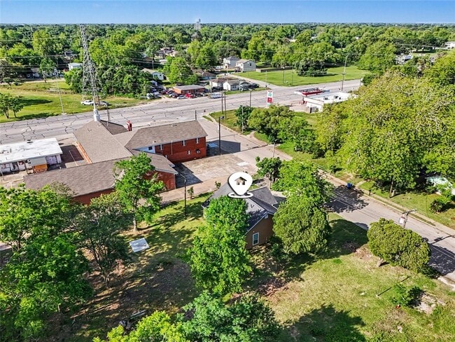 Building Photo - 326 S Bell Dr