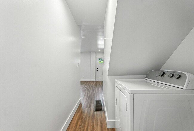 Building Photo - Modern Renovation - Sharpsburg