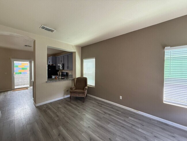 Building Photo - Beautiful 2-Story, 3 Bedroom, 2½ Bathroom ...
