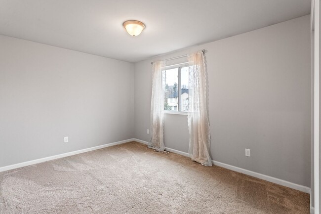 Building Photo - COMING SOON! Spacious 4-Bed Grand Blanc Home with Modern Comfort