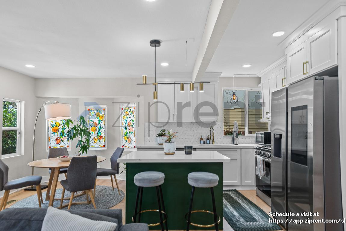 Building Photo - 3473 Birdsall Ave