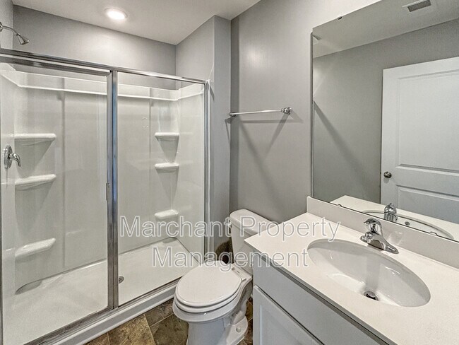 Building Photo - 106 Green Oak Dr