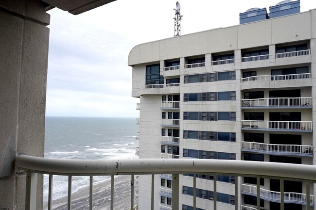 Building Photo - 3101 Boardwalk