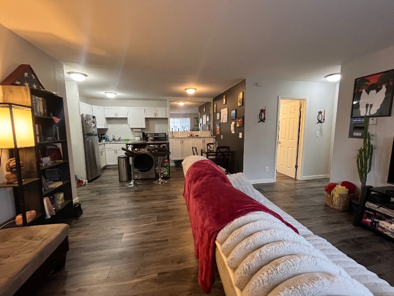 Building Photo - 2545 N Cramer St