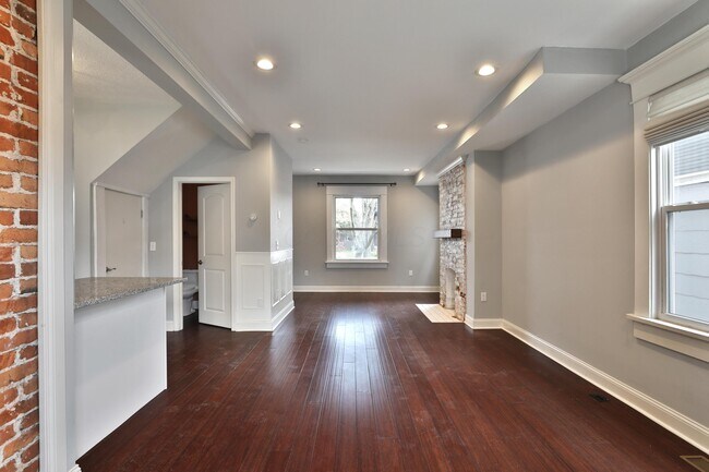 Building Photo - 693 Wilson Ave