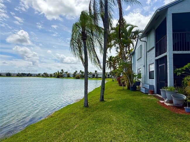 Building Photo - 800 Independence Dr