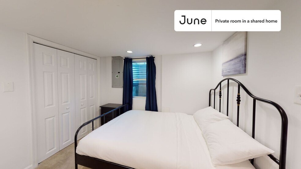 Building Photo - Room in Shared 5 bed/2 bath home in Logan Circle