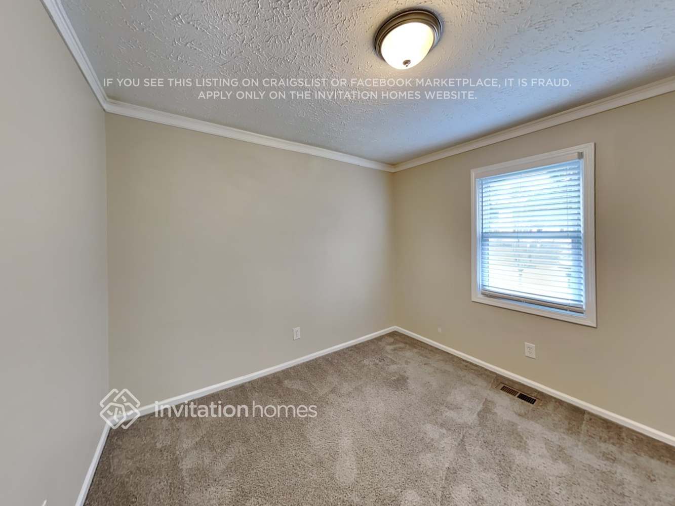 Building Photo - 4030 Leicester Dr NE