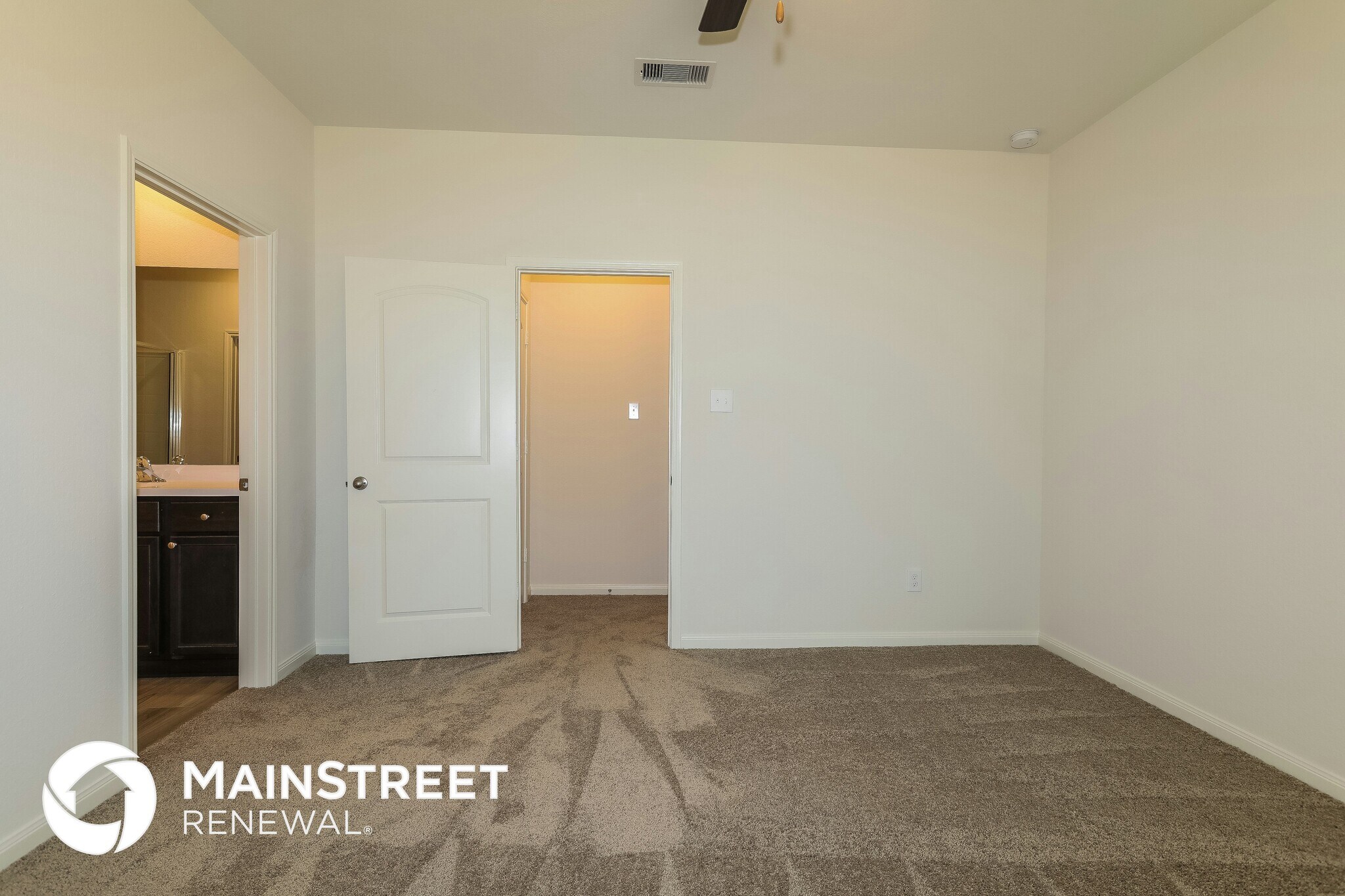 Building Photo - 26865 Steinbeck Dr