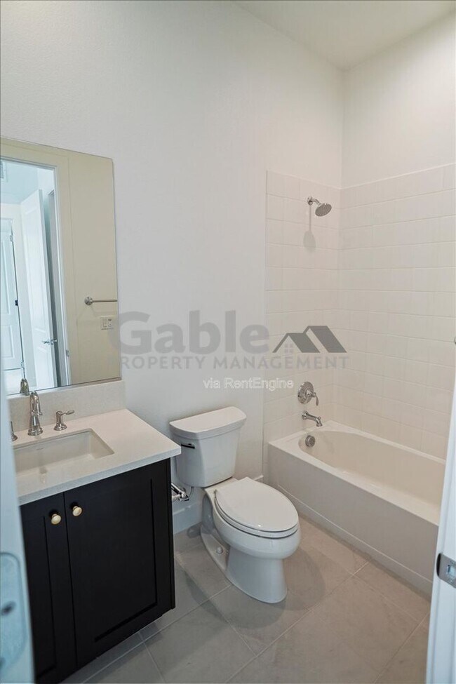 Building Photo - 30000 N Camino los Robles