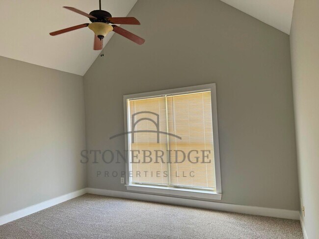 Building Photo - 2 bed, 2.5 bath townhome in Calera