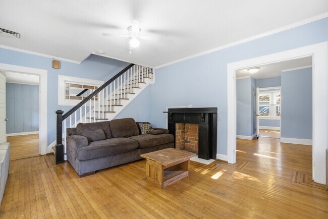 Building Photo - 4BR / 2BA House Near ODU