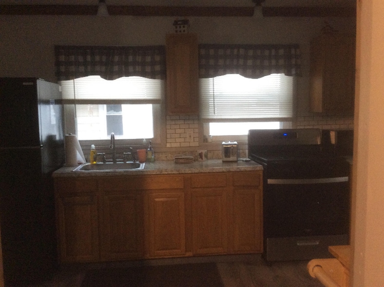 Building Photo - 39 Oakland St