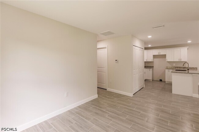 Building Photo - 4780 15th St SW