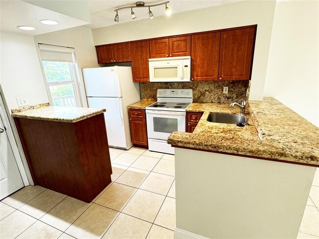 Building Photo - 2108 S Cypress Bend Dr