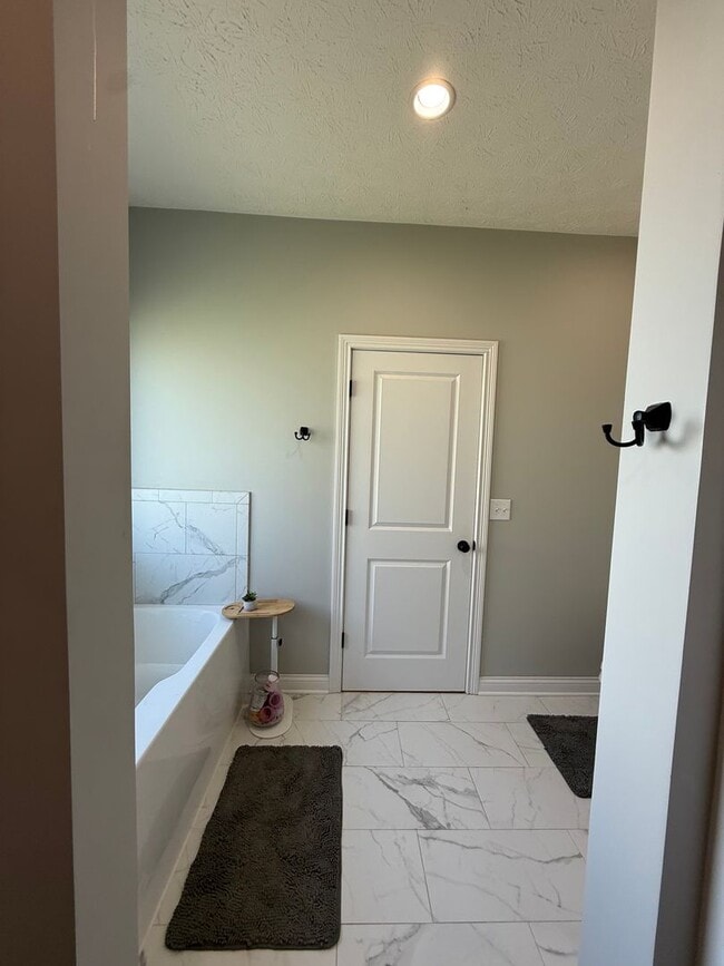 Building Photo - 128 Aiden Ln