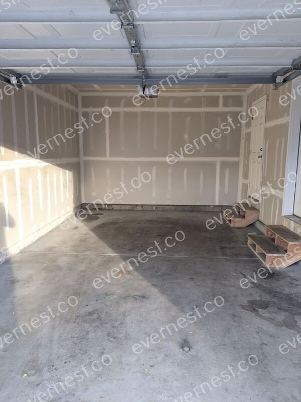 Building Photo - 5440 N Bryant St