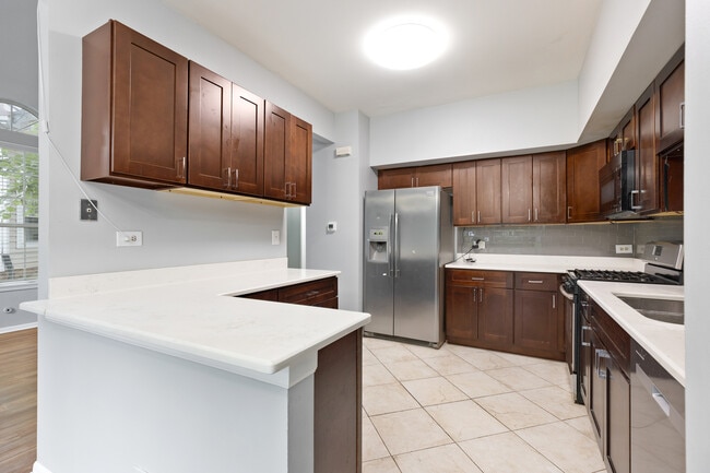 Building Photo - 1175 Regency Dr