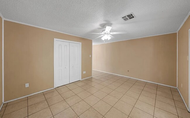Building Photo - 804 Kipling Dr