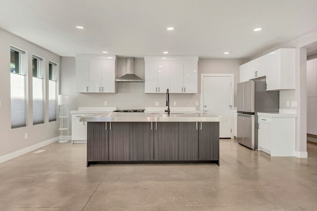 Building Photo - 7033 S 300 E