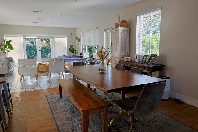 Building Photo - 10804 NW 2nd Ave