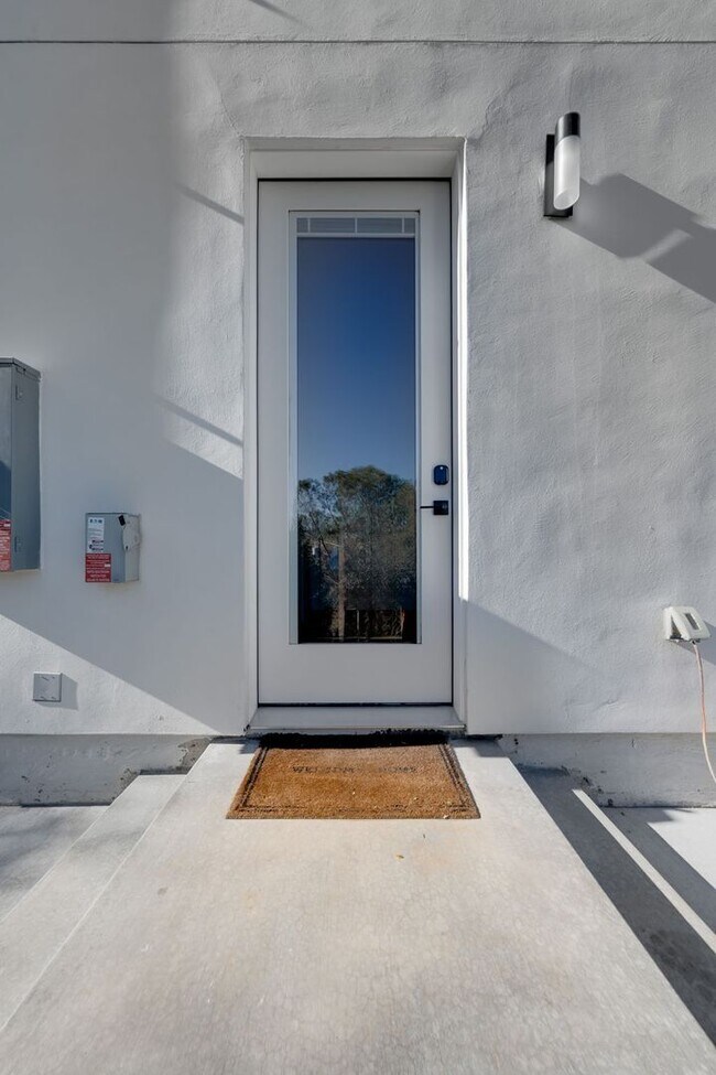 Building Photo - Modern Studio with Private Entry and Scenic Views in El Dorado Hills!