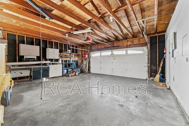 Building Photo - 3314 Vincz Dr