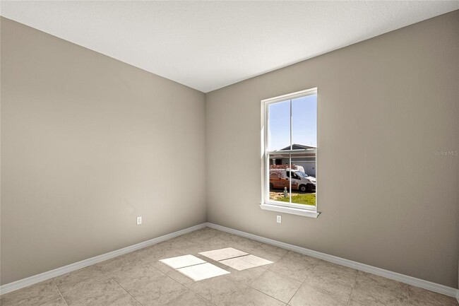 Building Photo - 5828 SW 76th Ct