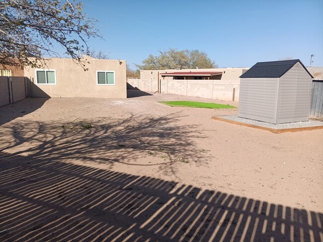 Building Photo - Gorgeous 3-Bedroom 2-Bathroom Home Located...