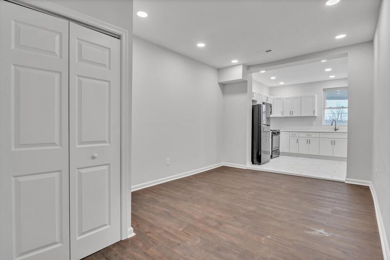 Building Photo - 810 Brooks Ln